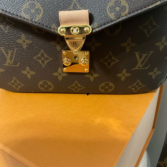 Louis Vuitton Pochette Metìs monogram - Picture 9 of 10